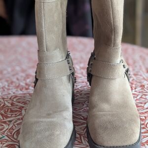 Stylish Tan Suede Women's Boots